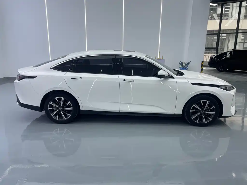 Changan Eado 2025 — фото 12