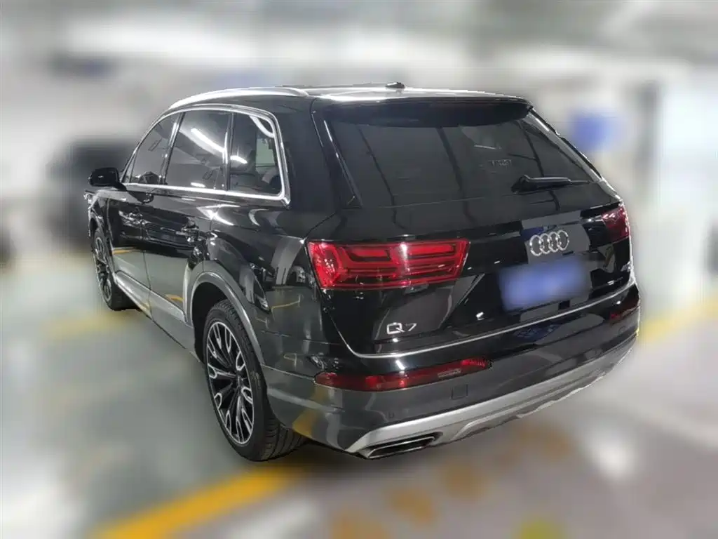 Audi Q7 2018 — фото 9