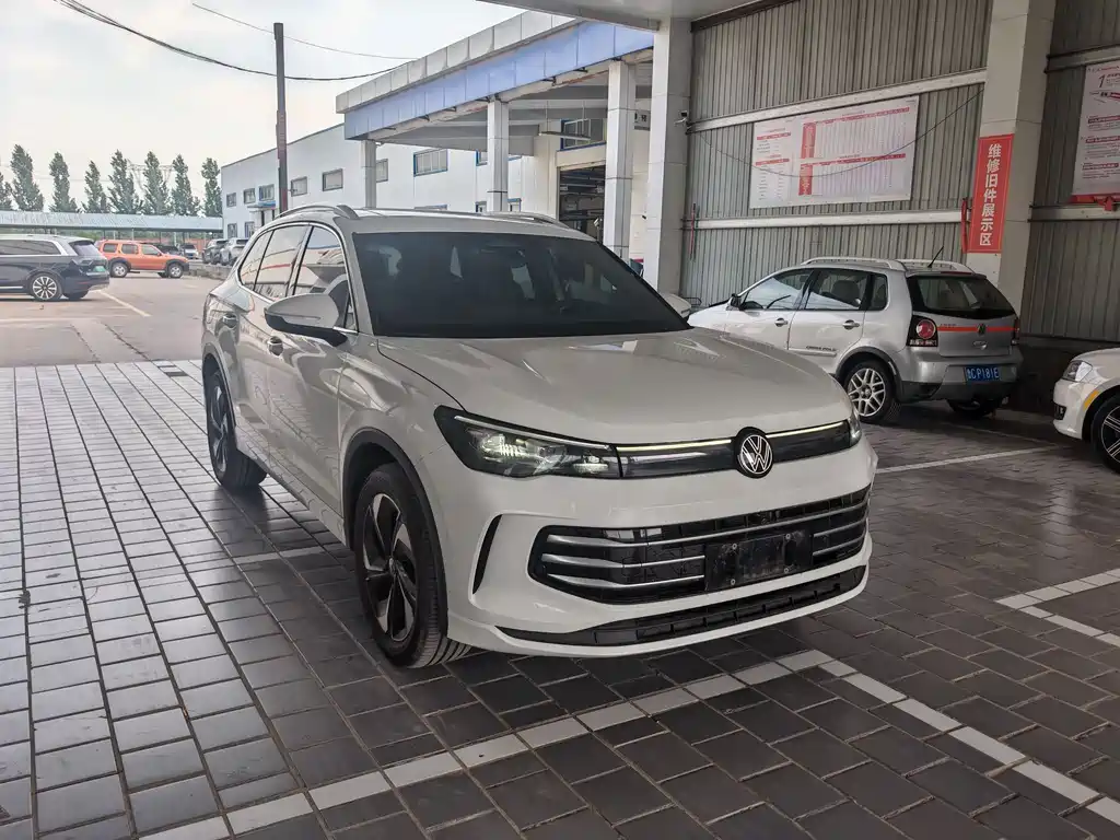 Volkswagen Tiguan L 2025 — фото 3