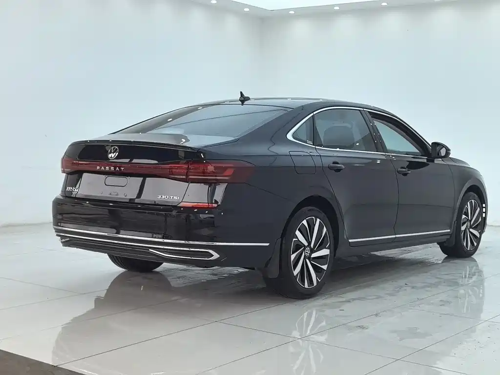 Volkswagen Passat 2024 — фото 12
