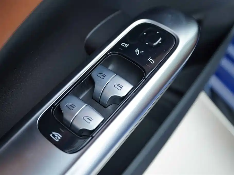 Mercedes-Benz C-Class 2022 — фото 12