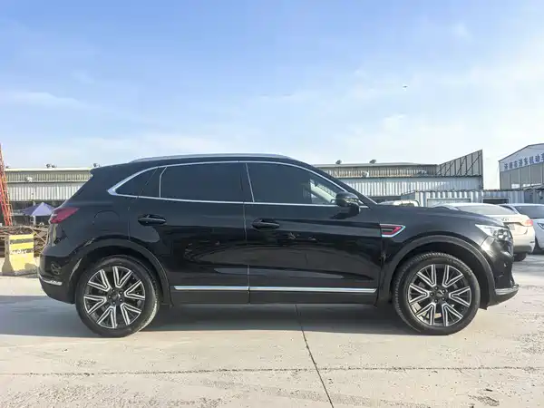 Hongqi HS5 2022