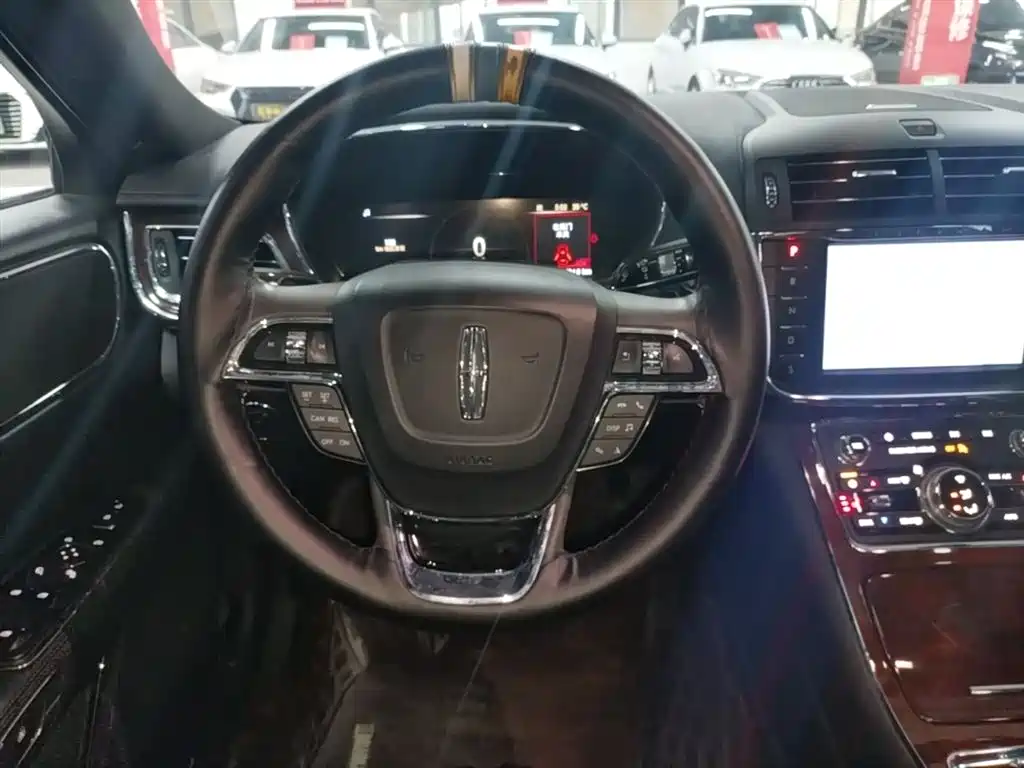 Lincoln Continental 2021 — фото 11