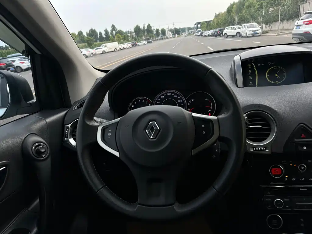 Renault Koleos 2014 — фото 18