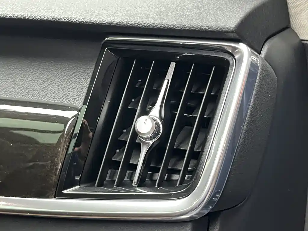 Volvo S90 2018 — фото 21