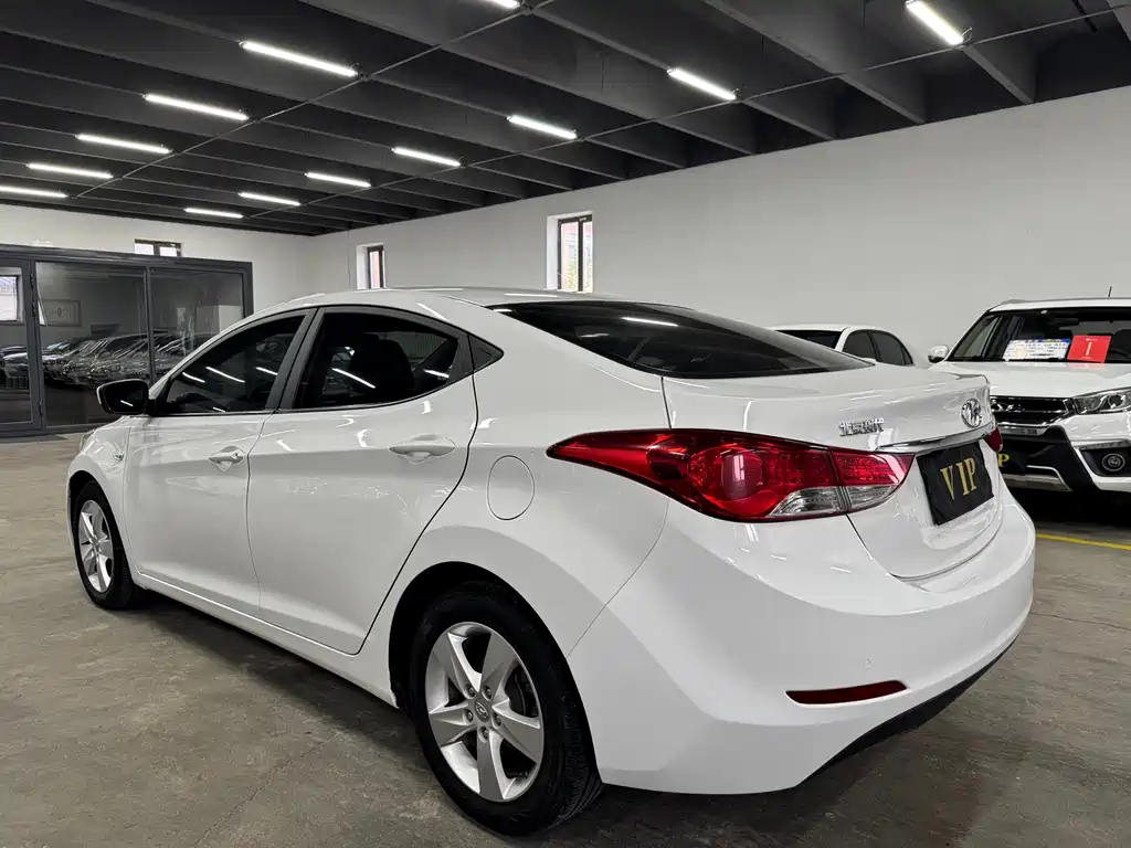 Hyundai Elantra 2014