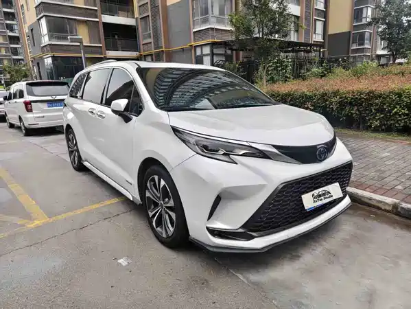 Toyota Granvia 2023