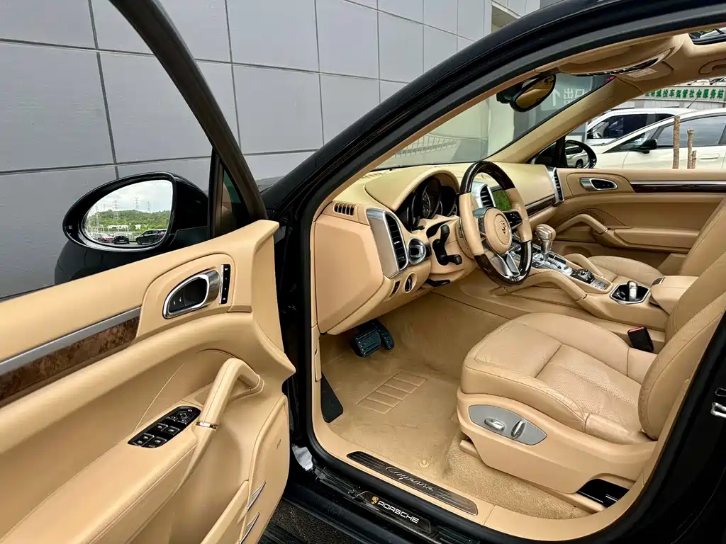 Porsche Cayenne 2015 — фото 8