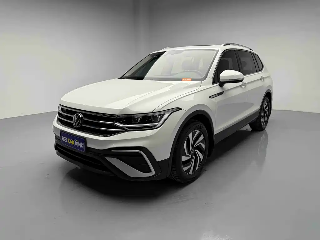 Volkswagen Tiguan L 2022 — фото 1