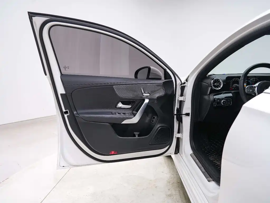 Mercedes-Benz A-Class 2021 — фото 14