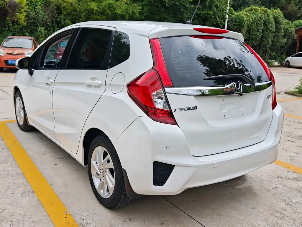 Honda Fit 2016 — фото 9