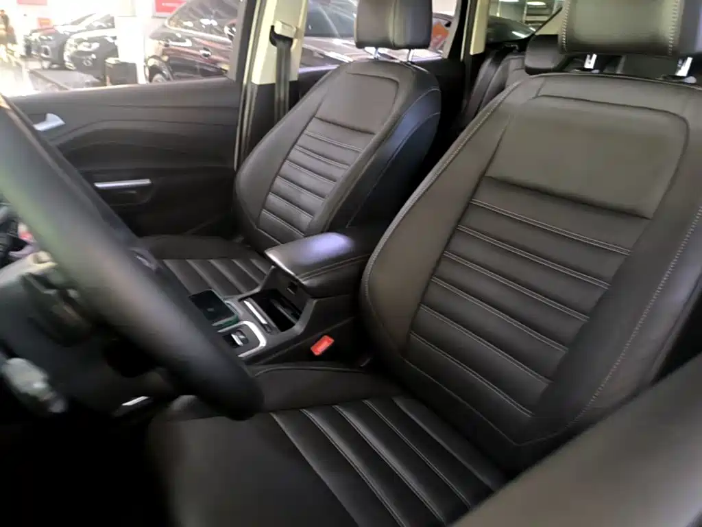 Ford Kuga 2017 — фото 15