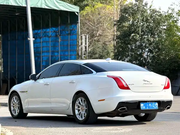 Jaguar XJ 2017