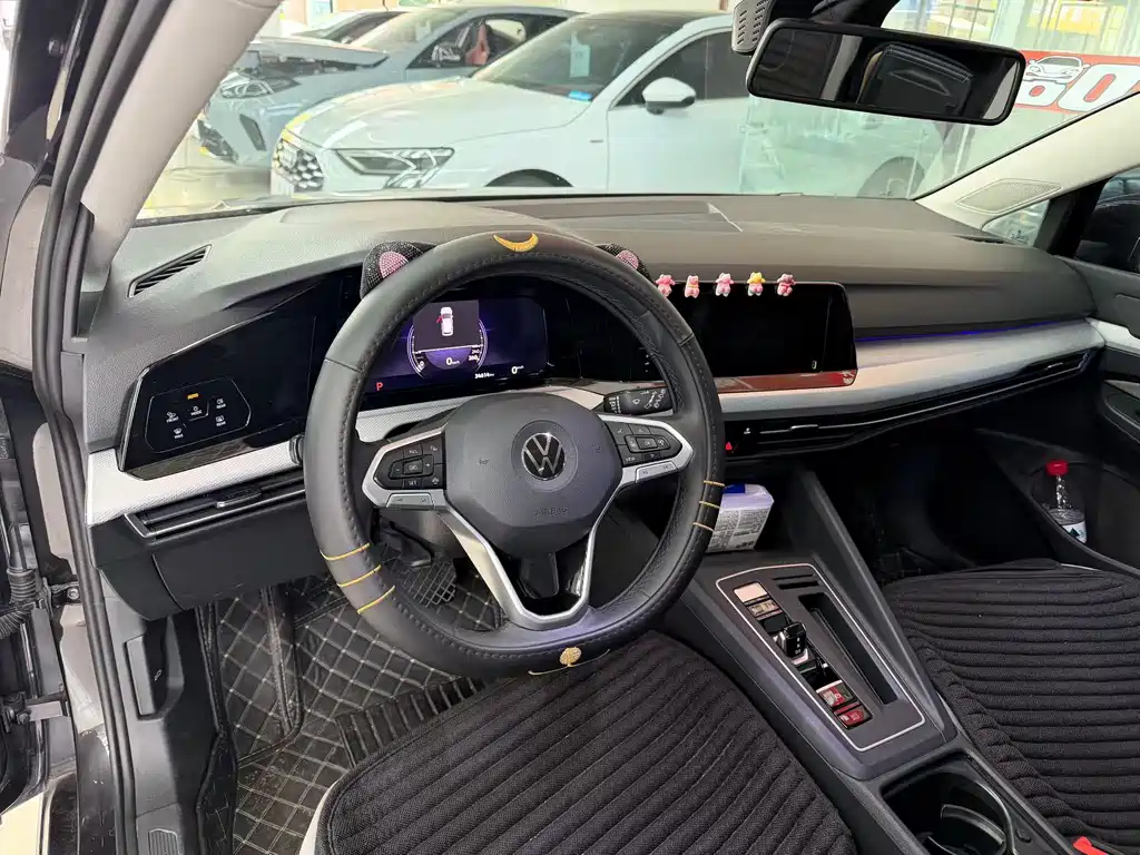 Volkswagen Golf 2023