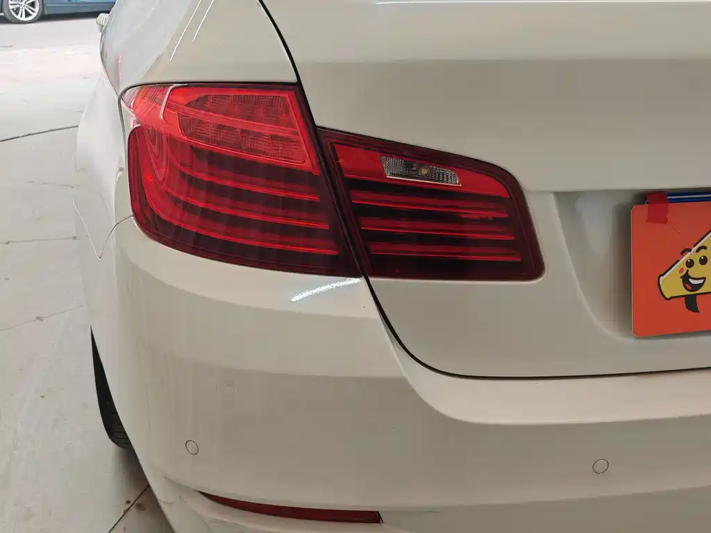 BMW 5 Series 2016 — фото 18
