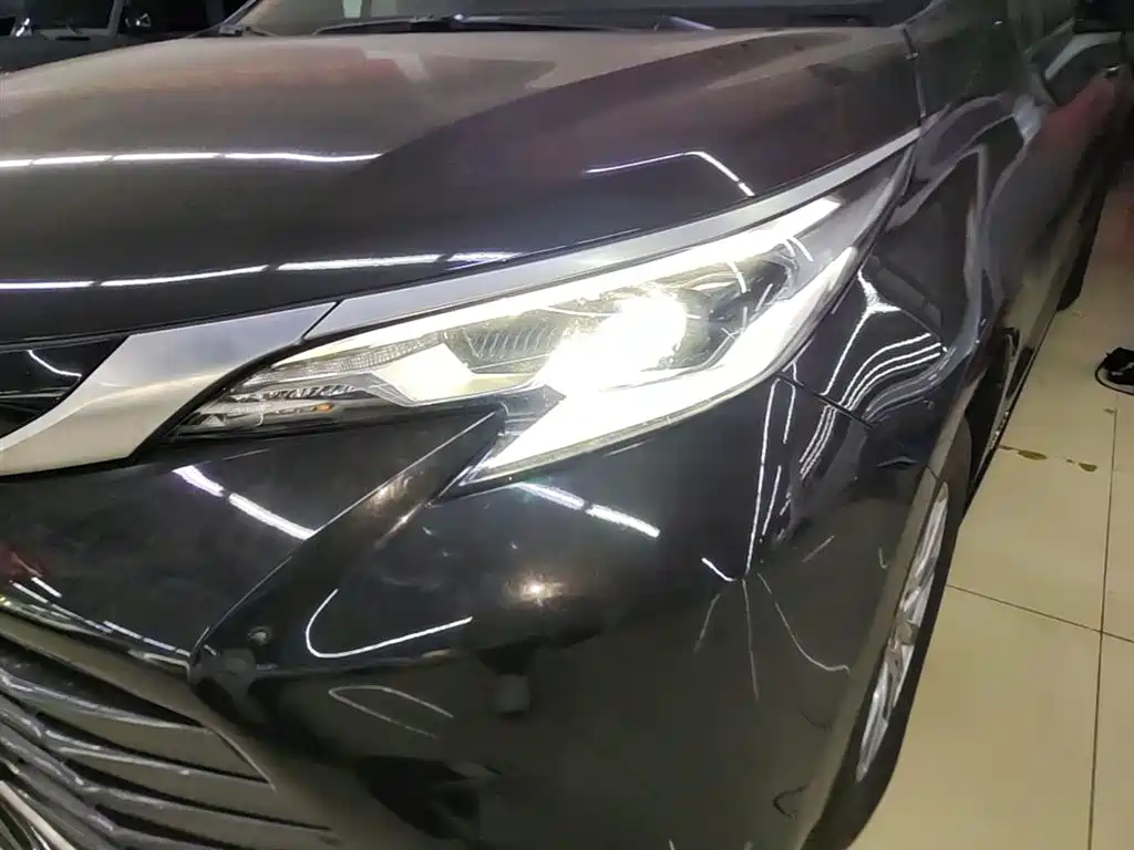 Toyota Sienna 2022 — фото 24