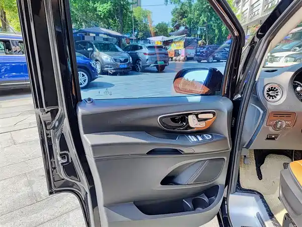 Mercedes-Benz Vito 2023