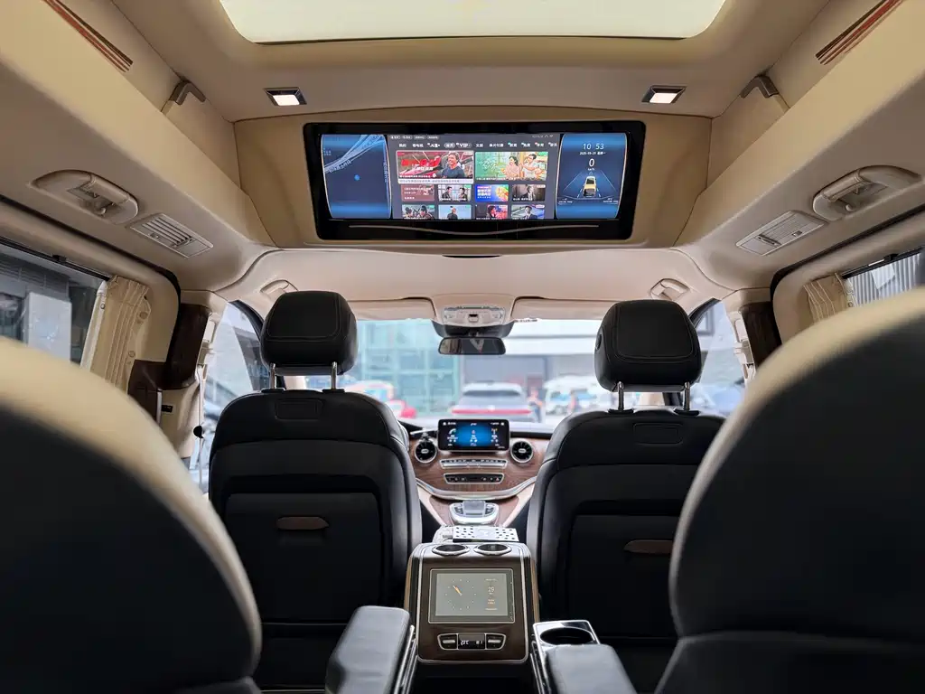 Mercedes-Benz V-Class 2023 — фото 14