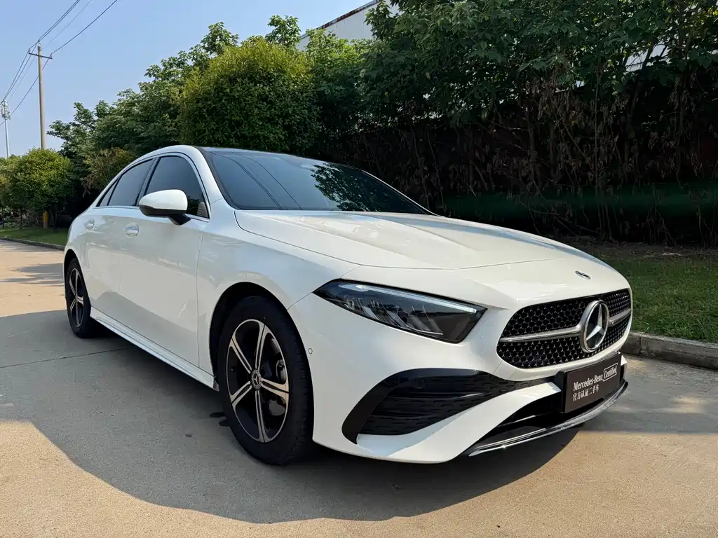 Mercedes-Benz A-Class 2024 — фото 3