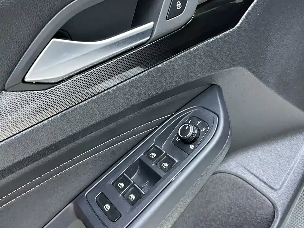 Volkswagen Golf 2023 — фото 16