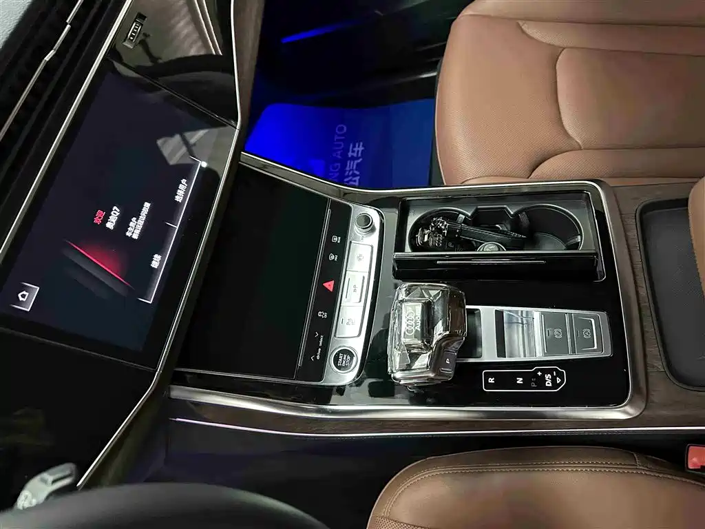 Audi Q7 2024 — фото 14