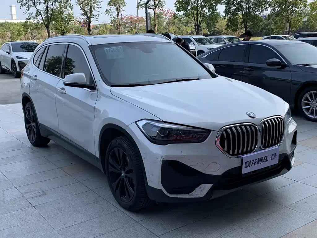 BMW X1 2021 — фото 3