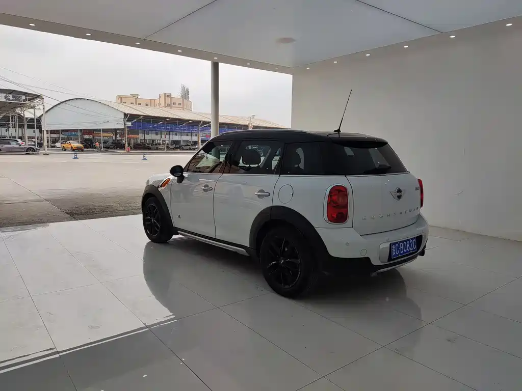 MINI Countryman 2016 — фото 11