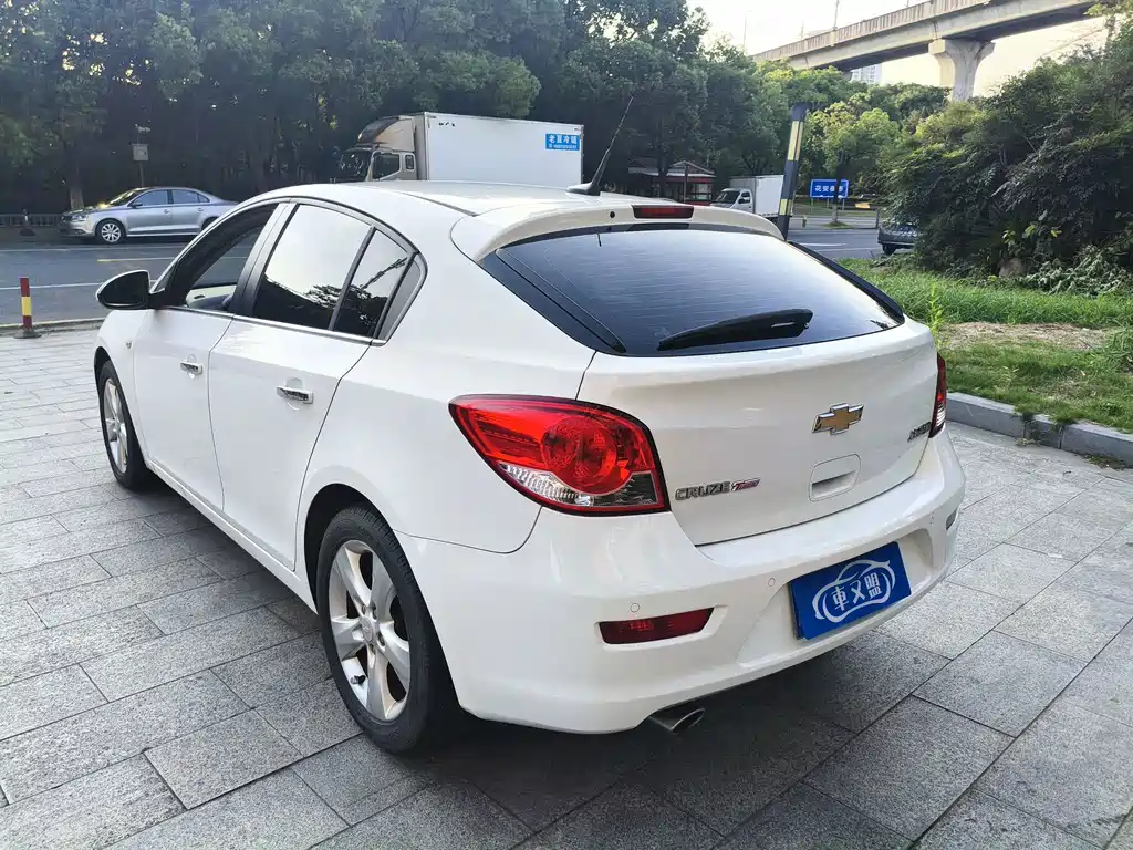 Chevrolet Cruze 2014 — фото 10