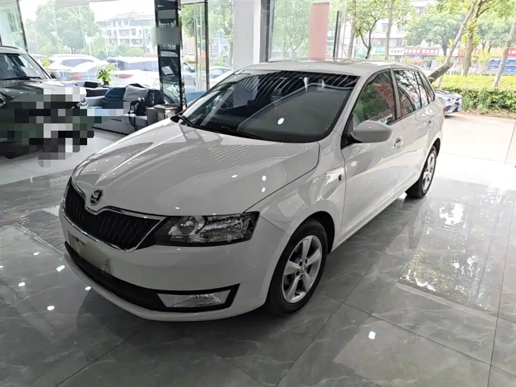 Skoda Rapid Spaceback 2016