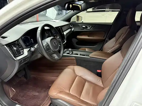 Volvo S60 2022