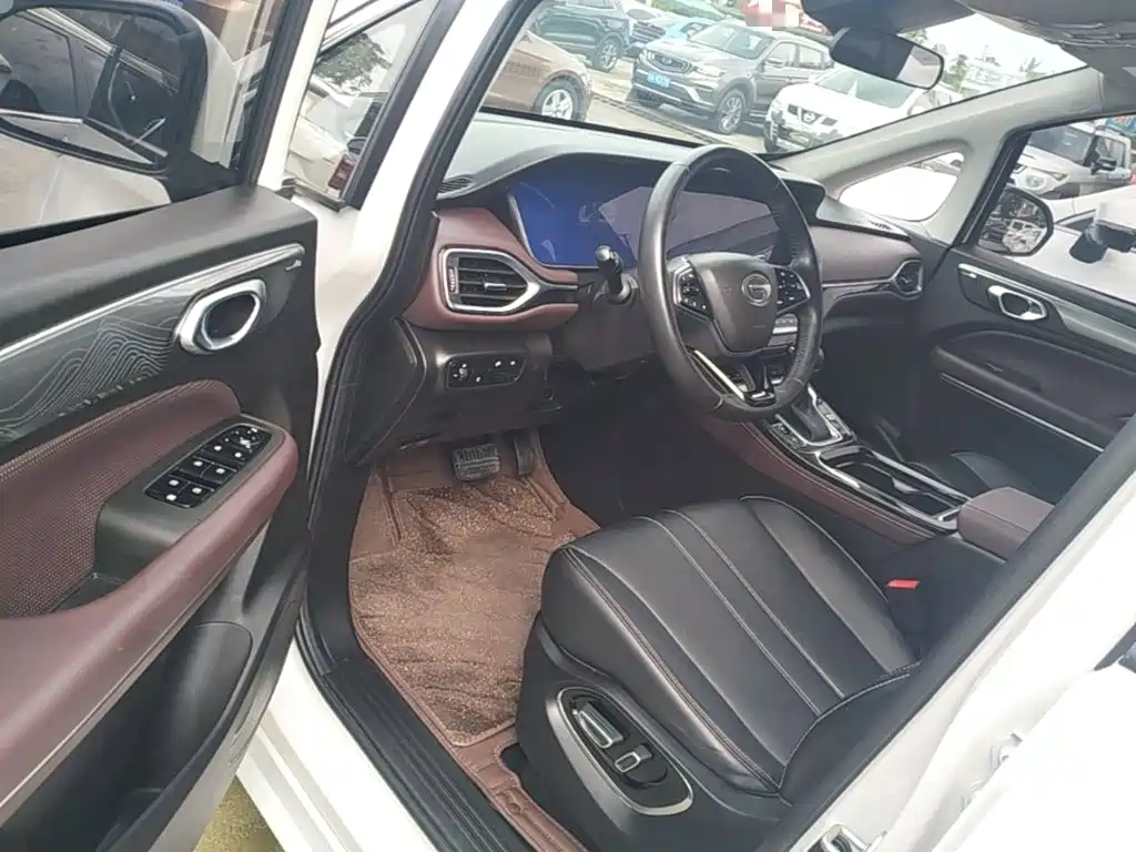 GAC Motor Trumpchi M6 2023 — фото 16