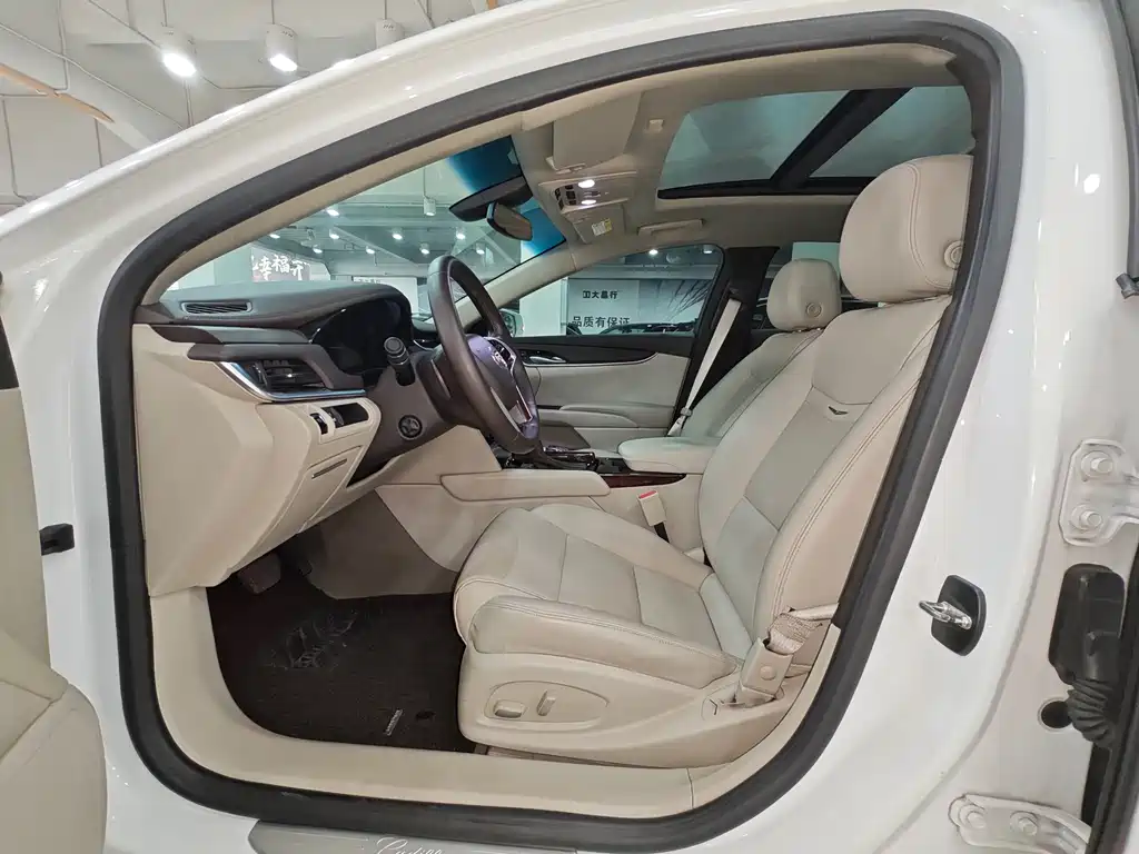 Cadillac XTS 2015 — фото 14
