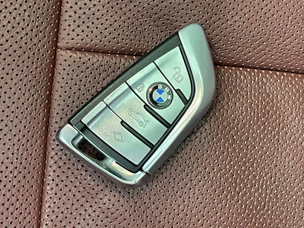 BMW 5 Series 2020 — фото 15