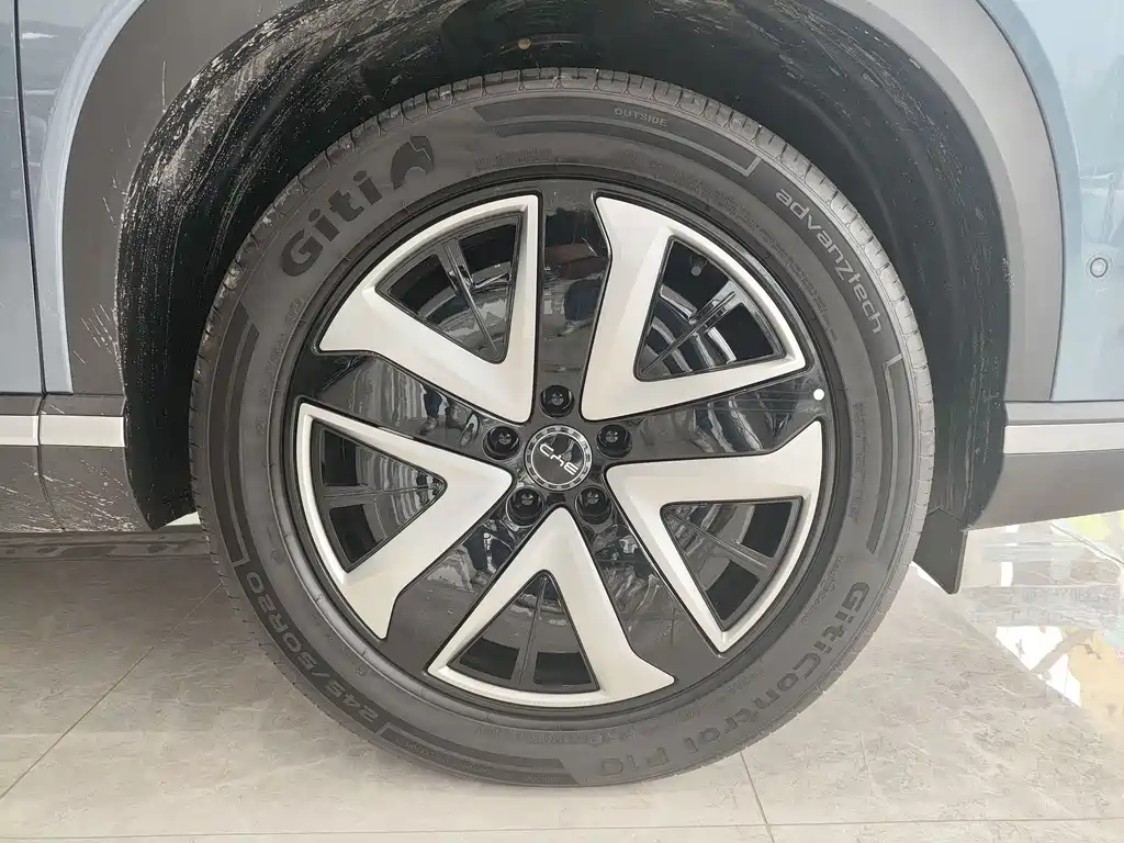 BYD Sealion 07 DM-i 2025 — фото 16