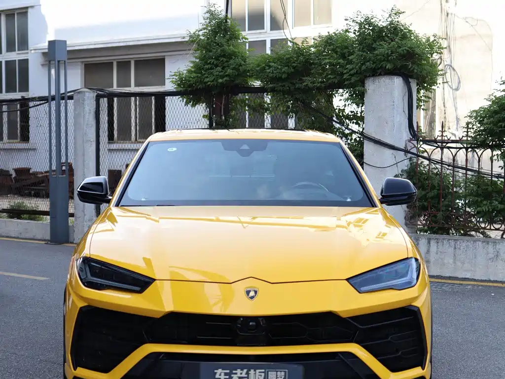 Lamborghini Urus 2020 — фото 2