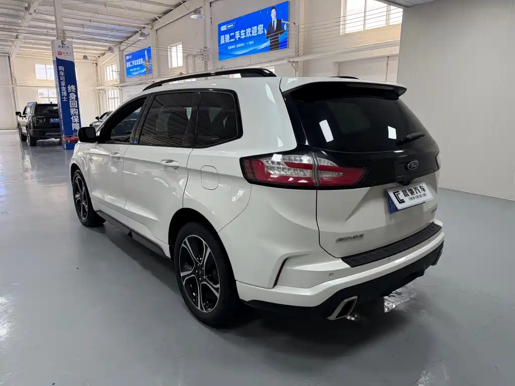 Ford Edge 2020 — фото 6