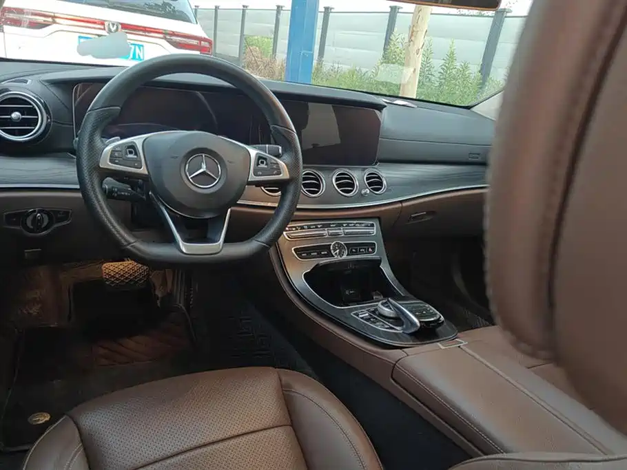 Mercedes-Benz E-Class 2018 — фото 12