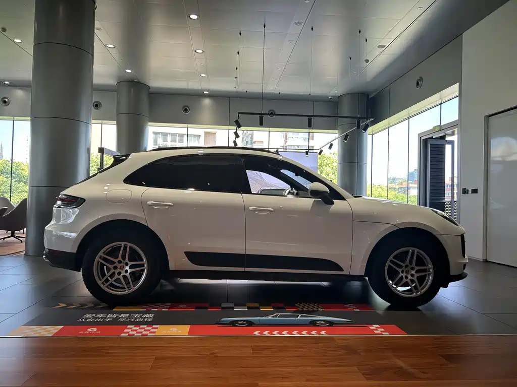 Porsche Macan 2019 — фото 8