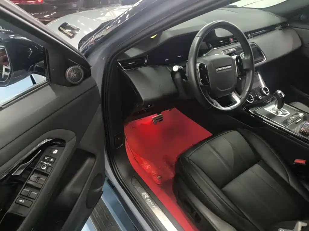 Land Rover Evoque 2021 — фото 16