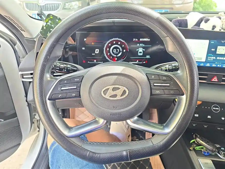 Hyundai Elantra 2021 — фото 15