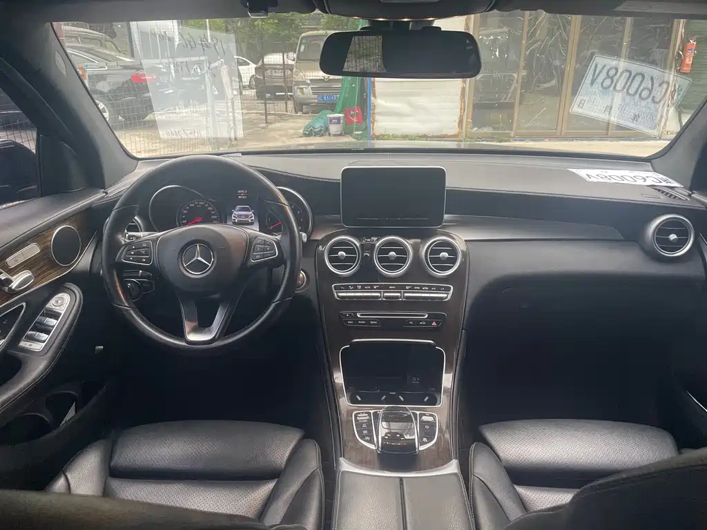 Mercedes-Benz GLC 2018 — фото 21