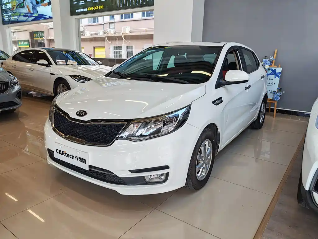 Kia K2 2015 — фото 1