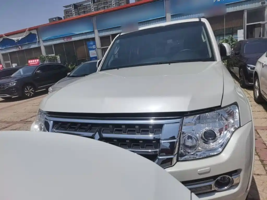 Mitsubishi Pajero 2018