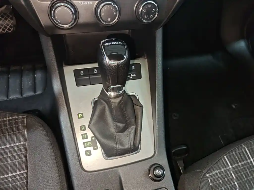 Skoda Octavia 2020 — фото 14