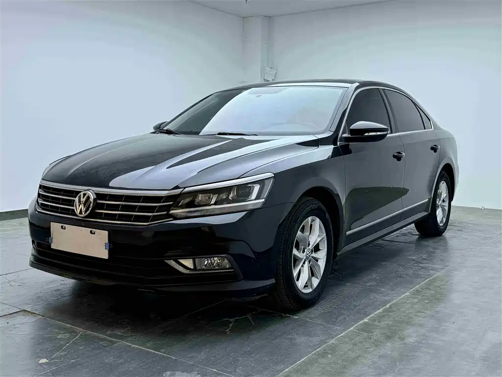 Volkswagen Passat 2019 — фото 1