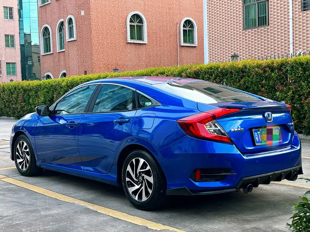 Honda Civic 2018 — фото 6