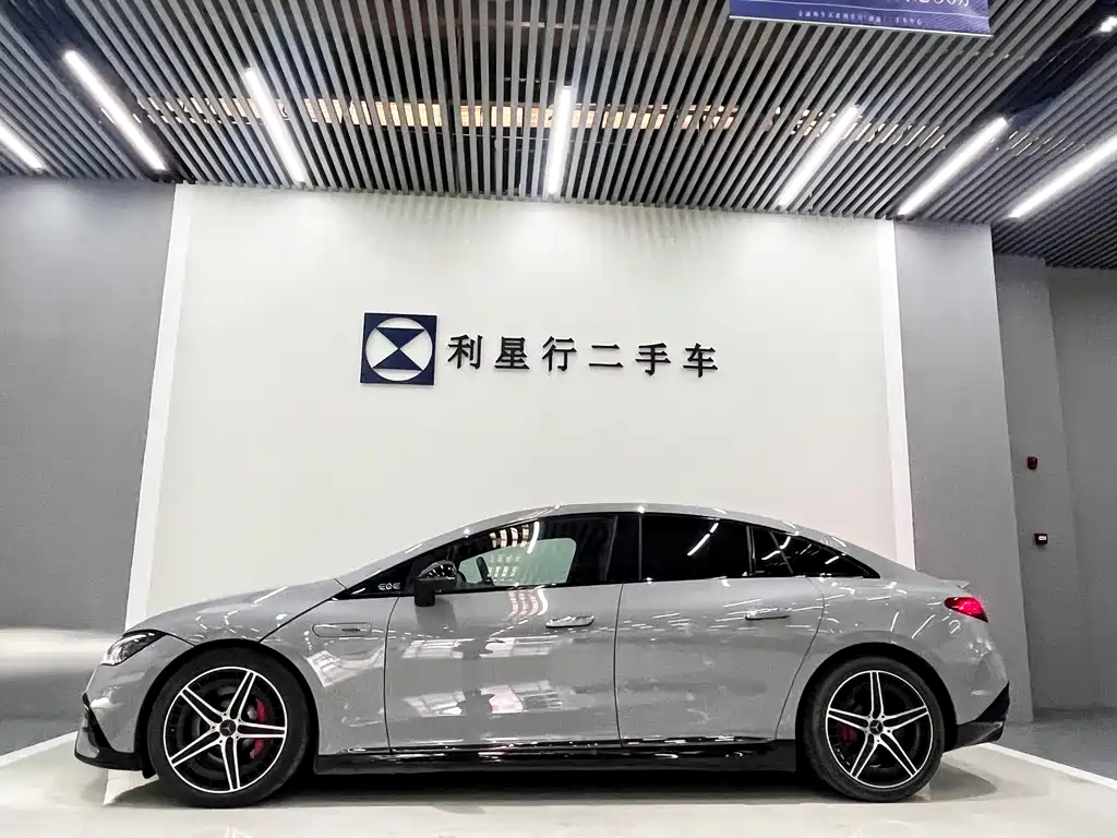 Mercedes-Benz EQE AMG 2023 — фото 2