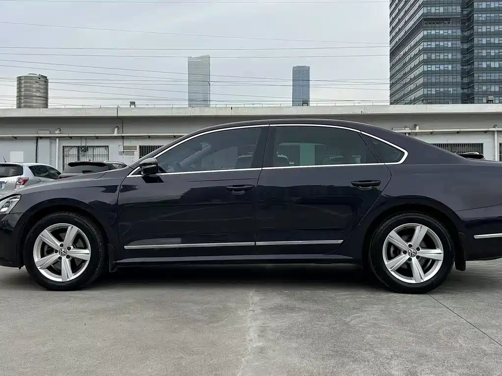 Volkswagen Passat 2015 — фото 10