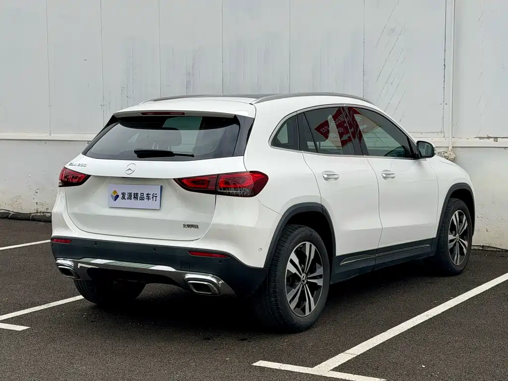 Mercedes-Benz GLA 2021