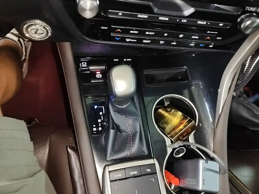 Lexus RX 2021 — фото 14